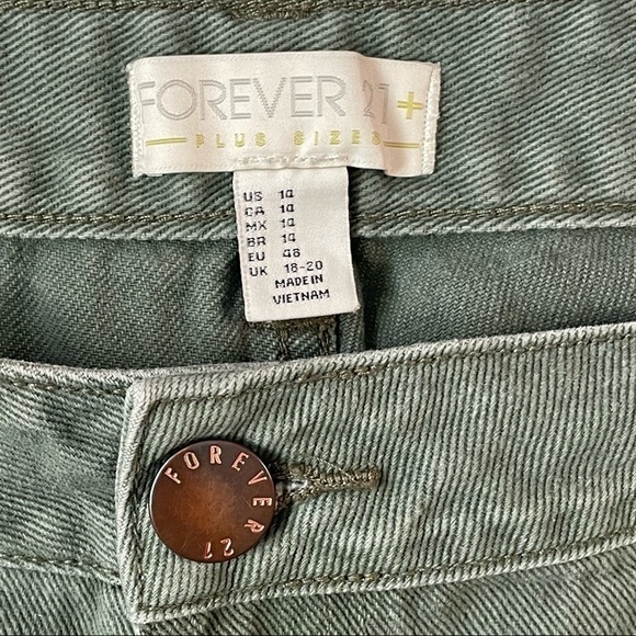 FIREVER 21 SHORTS SIZE 14  GREEN DISTRESSED - Picture 8 of 8